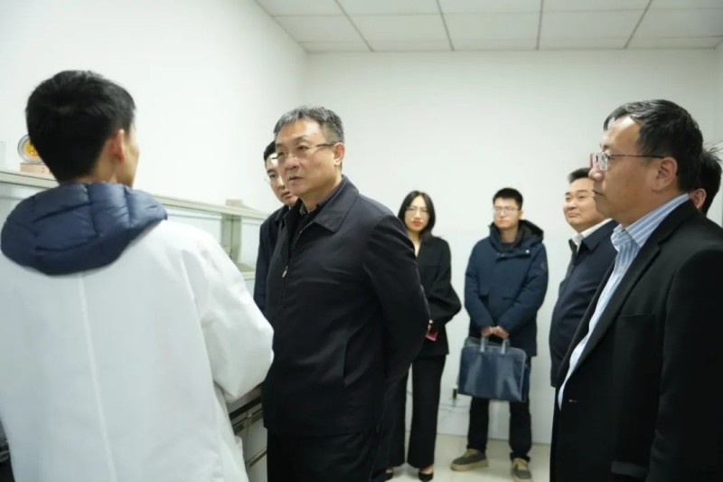 山東省供銷合作社聯(lián)合社黨組書記、理事會主任張傳忠一行蒞臨公司調(diào)研交流