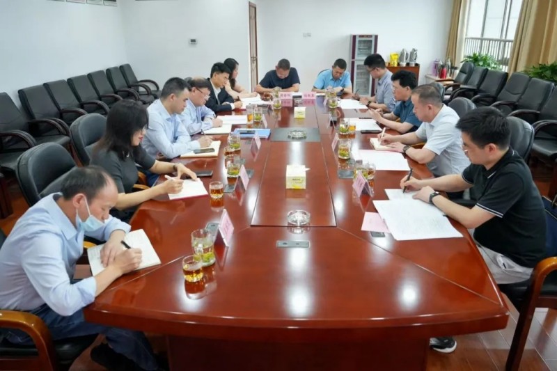 湖南省供銷合作總社黨組書記、理事會主任周曉理調(diào)研公司并主持召開座談會