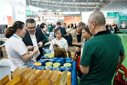 我與中部農(nóng)博會的24年 | 集團公司副董事長吳浩人：連續(xù)24年參加，進行品牌展示與新品推廣