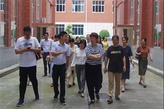 中國(guó)人民大學(xué)茶道哲學(xué)研究所湖南茶文化考察團(tuán)一行赴集團(tuán)白沙溪茶廠、益陽茶廠、君山茶業(yè)考察調(diào)研